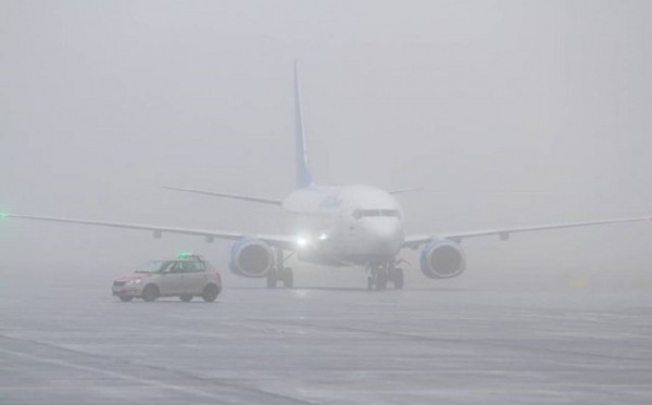 Двух пассажиров из Башкирии сняли с рейса в Ноябрьске из-за дебоша