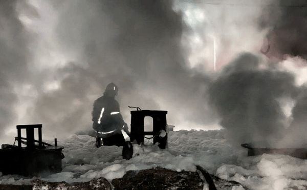 В Башкирии вспыхнул пожар на заводе по производству нефтепродуктов В Башкирии вспыхнул пожар на заводе по производству нефтепродуктов