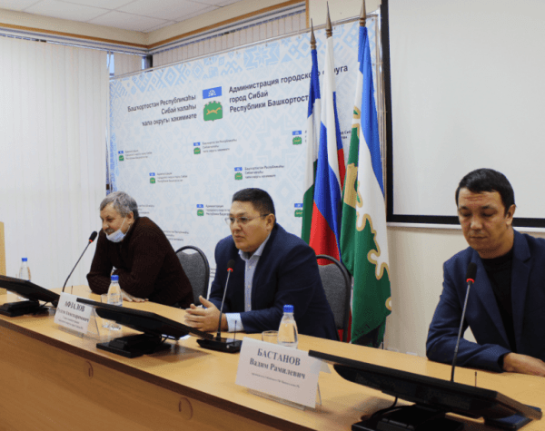 Завод в Башкирии объяснил, чем вызван желтый налет на снегу 