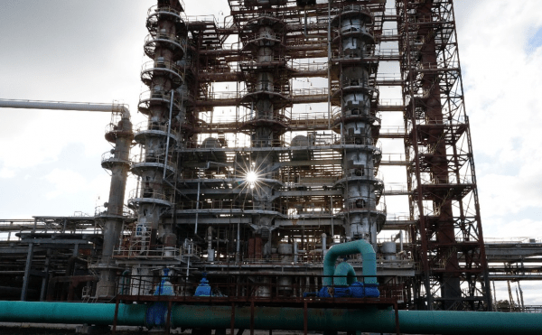 
                    Канада ввела санкции против Салаватского химического завода
                    
                