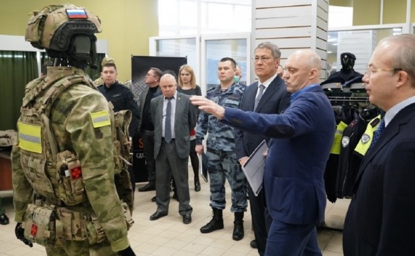 В Башкирии могут создать центр компетенций по производству спецодежды
В Башкирии могут создать центр компетенций по производству спецодежды