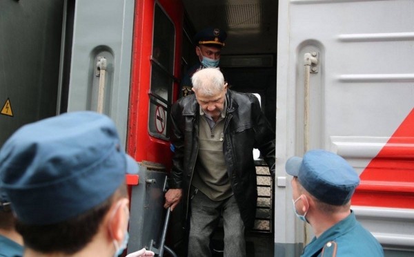 
                    В Уфу прибыла новая группа беженцев из 306 человек
                    
                