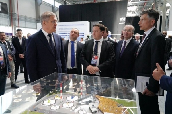 Радий Хабиров рассказал о пользе промышленных кластеров Радий Хабиров рассказал о пользе промышленных кластеров