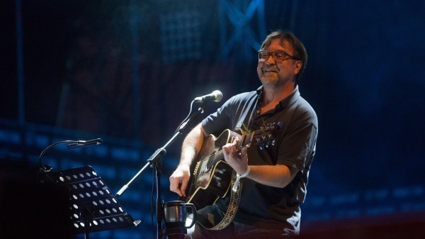 Протокол на лидера группы ДДТ Шевчука о дискредитации ВС России рассмотрят в Петербурге