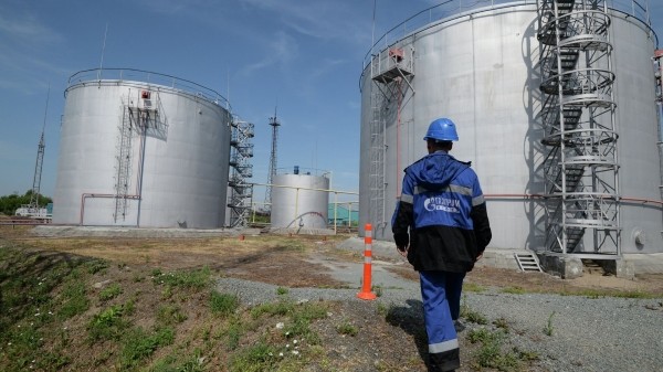 В Башкирии около 120 тонн топлива утекло из резервуаров из-за украденных задвижек