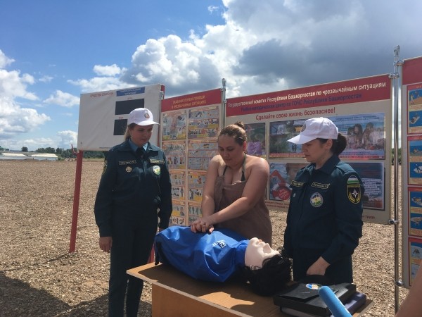 «Делаем свою работу»: в Уфе спасатели проинспектировали наиболее опасные места для купания 