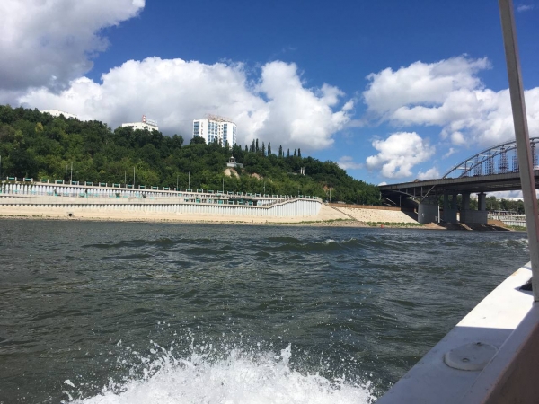 «Делаем свою работу»: в Уфе спасатели проинспектировали наиболее опасные места для купания 