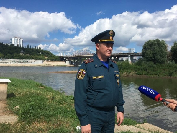 «Делаем свою работу»: в Уфе спасатели проинспектировали наиболее опасные места для купания 