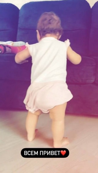 Гульназ Асаева показала поклонникам свою подросшую дочь 