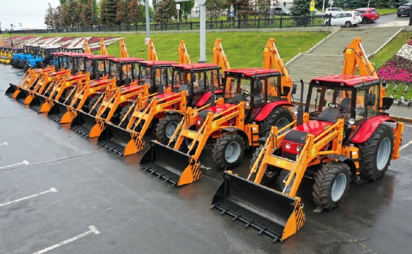 Районам и городам Башкирии передали еще 64 новые коммунальные машины
Районам и городам Башкирии передали еще 64 новые коммунальные машины