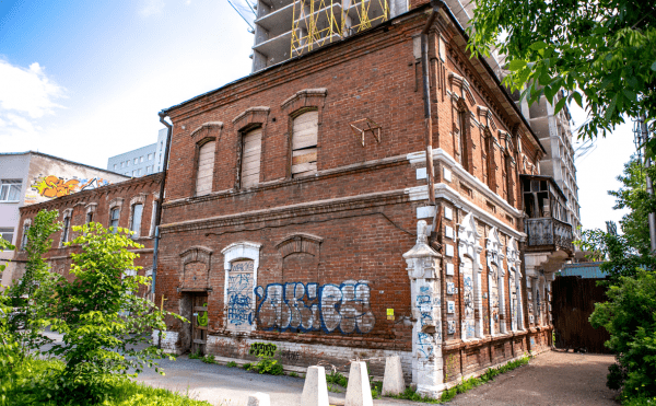 Дом усадьбы Степановых-Зориных в Уфе выставили на торги за рубль
Дом усадьбы Степановых-Зориных в Уфе выставили на торги за рубль