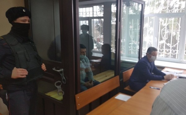 Суд отказался конвоировать Бадикова из СИЗО на процесс по ЖК «Московский»
                 
                    Суд отказался конвоировать Бадикова из СИЗО на процесс по ЖК «Московский»