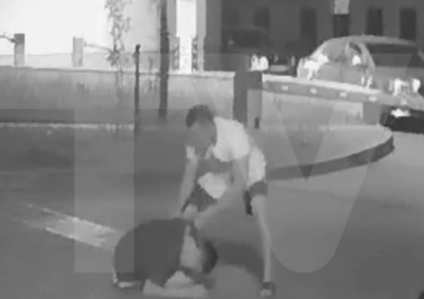 В Уфе двое неизвестных избили компанию молодых людей  В Уфе двое неизвестных избили компанию молодых людей
