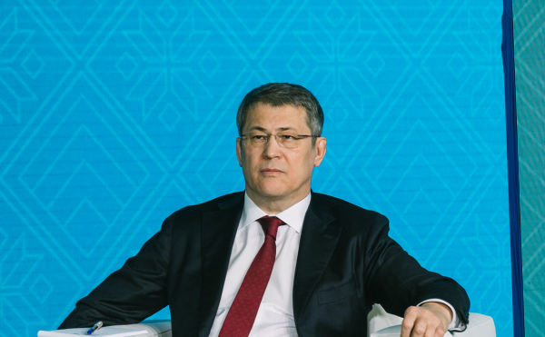 Радию Хабирову предстоит операция из-за спортивной травмы
                 
                    Радию Хабирову предстоит операция из-за спортивной травмы