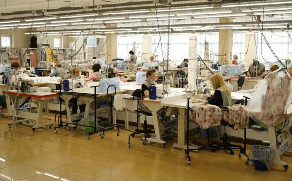 В модернизацию двух швейных фабрик в Башкирии инвестируют 67 млн рублей
                 
                    В модернизацию двух швейных фабрик в Башкирии инвестируют 67 млн рублей