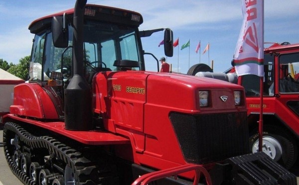 
                    В Уфе будут собирать от 50 гусеничных тракторов минского завода в год

                