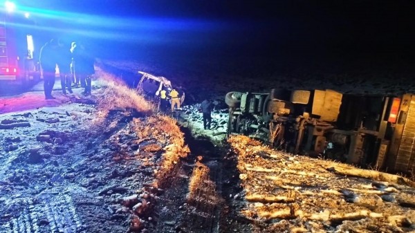 В Башкирии погибли четыре человека при столкновении грузовика с минивеном