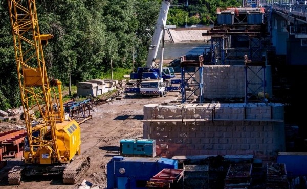 
                    Строительство моста в створе Интернациональной в Уфе оценили в ₽35 млрд

                