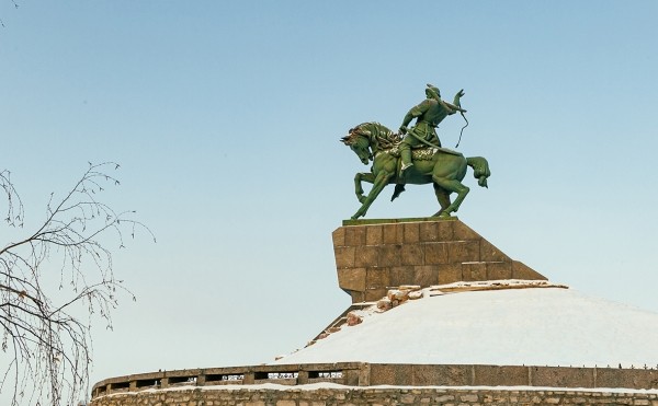 
                    Хабиров предложил провести 450-летие Уфы без памятника Салавату Юлаеву

                