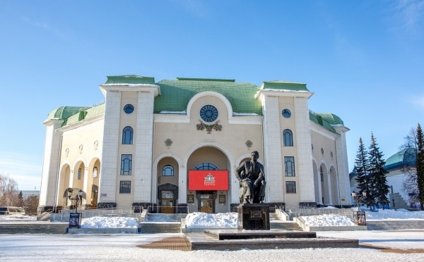 
                    Национальным театрам Башкирии будут ежегодно выделять по 10 млн рублей

                