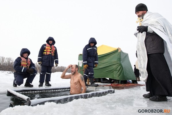 Как подготовиться к крещенским купаниям. Советы врача Как подготовиться к крещенским купаниям. Советы врача