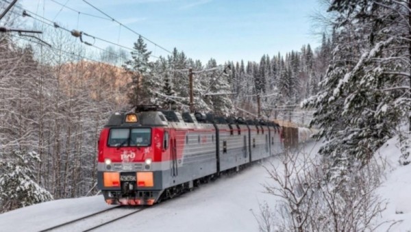 Поезд «Легенда Урала» перевез более 2 тысяч пассажиров в новогодние каникулы в Башкирии 