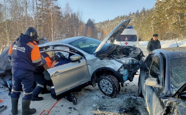 
                    Восемь человек пострадали в жесткой аварии в Башкирии

                