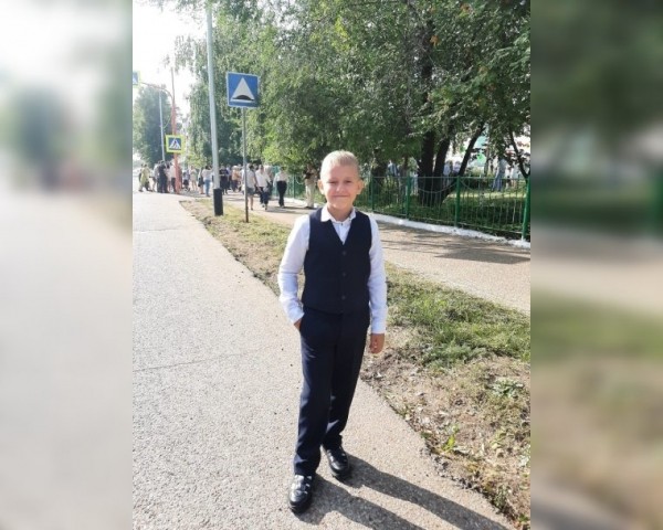 Девятилетний Егор Пархоменко из Башкирии купил на свои деньги медикаменты для участников СВО
