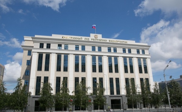 
                    С компании в Башкирии взыскали 265 млн за порчу земли куриным пометом

                