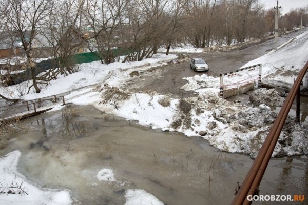 В Уфе из-за разлива Шугуровки перекрыли дорогу: фоторепортаж