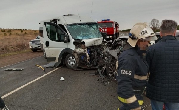 
                    В ДТП с микроавтобусом в Башкирии погиб судья Верховного суда

                