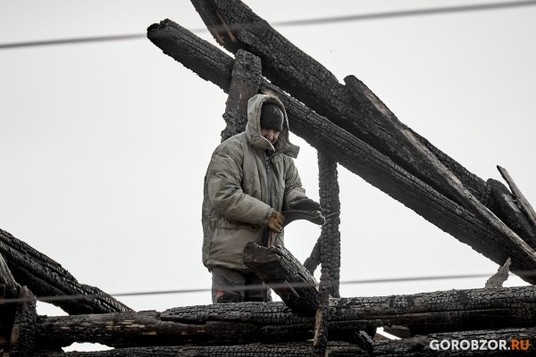Возле горевшего Дома Бухартовских в Уфе заметили спецтехнику Возле горевшего Дома Бухартовских в Уфе заметили спецтехнику