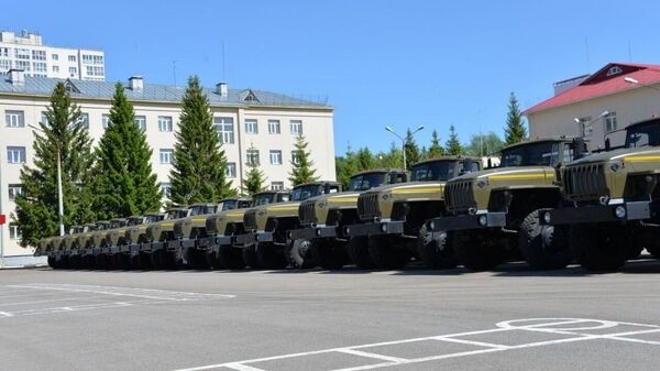 Власти Башкирии передали 15 автомобилей "Урал" добровольцам в зону спецоперации Власти Башкирии передали 15 автомобилей "Урал" добровольцам в зону спецоперации