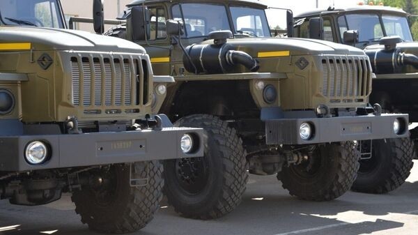 Власти Башкирии передали 15 автомобилей "Урал" добровольцам в зону спецоперации Власти Башкирии передали 15 автомобилей "Урал" добровольцам в зону спецоперации