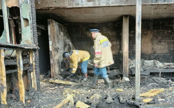 
                    МЧС назвало причину пожара в здании кинотеатра «Искра» в Уфе

                