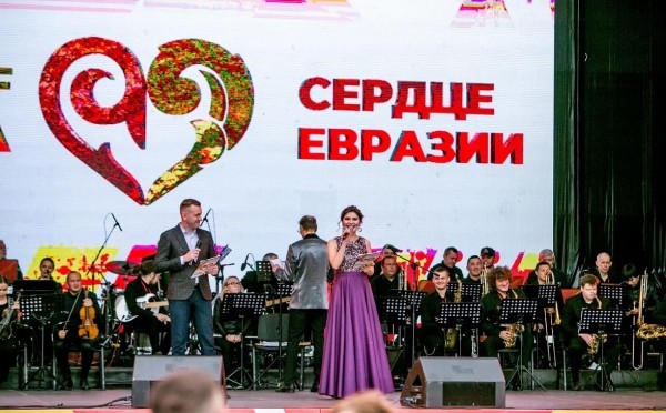 На аренду сцены и оборудования для «Сердца Евразии» в Уфе направят 13 млн
На аренду сцены и оборудования для «Сердца Евразии» в Уфе направят 13 млн