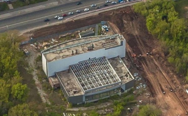 
                    Недостроенный бассейн в Уфе выставили на торги со скидкой в 15%

                