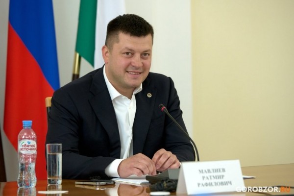 Ратмир Мавлиев рассказал о 180 мероприятиях, приуроченных к 450-летию Уфы Ратмир Мавлиев рассказал о 180 мероприятиях, приуроченных к 450-летию Уфы