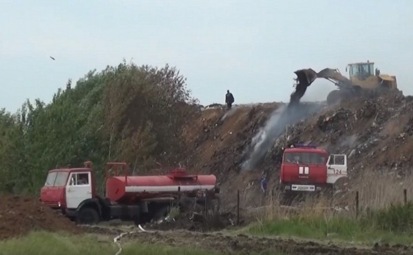 
                    В районе Башкирии несколько дней тушат полигон ТБО

                