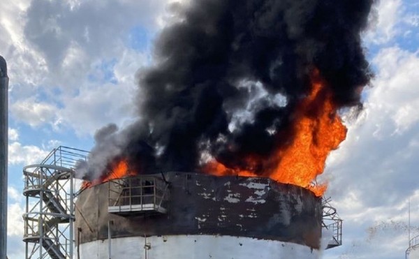 
                    В Туймазинском районе Башкирии горит резервуар с нефтью

                