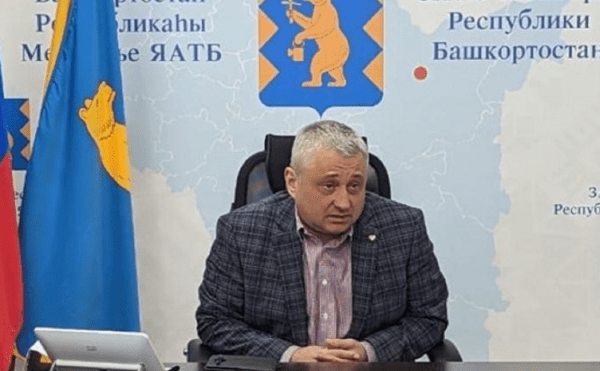 Бизнес-шерифа Межгорья назначили врио главы города после ареста мэра
                 
                    Бизнес-шерифа Межгорья назначили врио главы города после ареста мэра