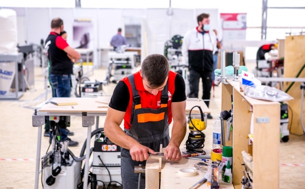 
                    Эксперты назвали среднюю продолжительность рабочей недели в Башкирии

                