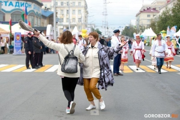 Сбер предоставил возможность гостям X Форума регионов России и Беларуси в Уфе обменять валюту в местах проживания