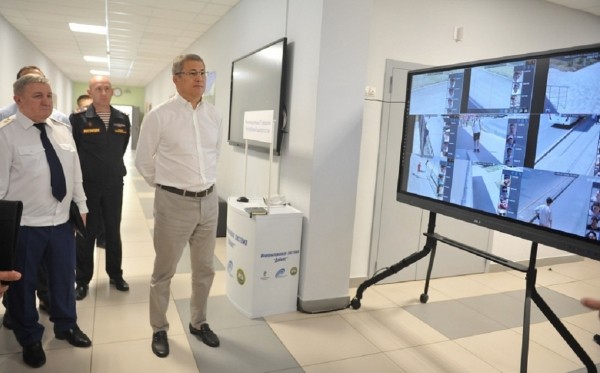 
                    В школах Башкирии внедрят систему интеллектуального видеонаблюдения

                