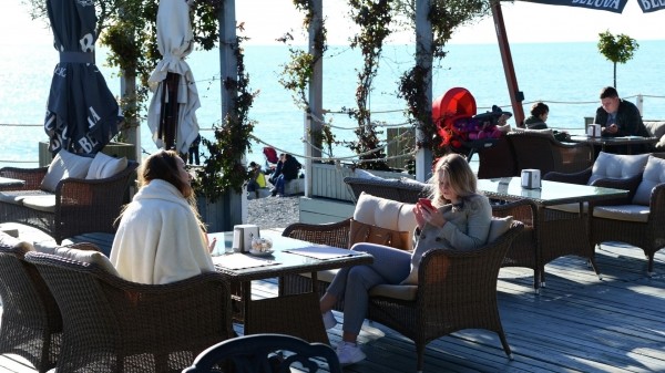 Исследование: туристы без детей выбирают пляжный отдых, санатории и походы