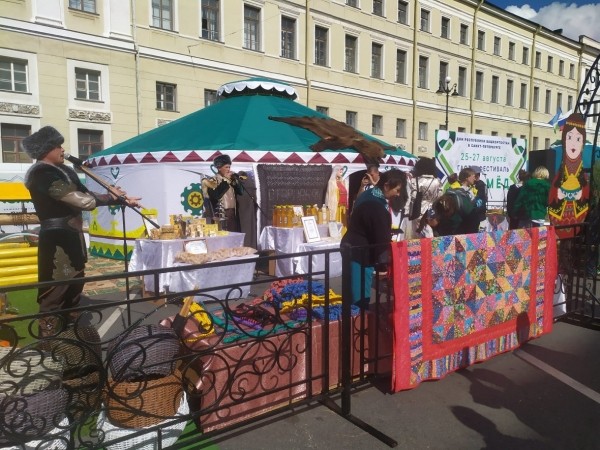 Башкирия презентовала инвестиционный потенциал в Санкт-Петербурге
                 
                    Башкирия презентовала инвестиционный потенциал в Санкт-Петербурге