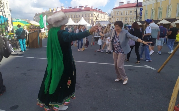 Петербургских пенсионеров будут бесплатно отправлять на отдых в Башкирию
                 
                    Петербургских пенсионеров будут бесплатно отправлять на отдых в Башкирию