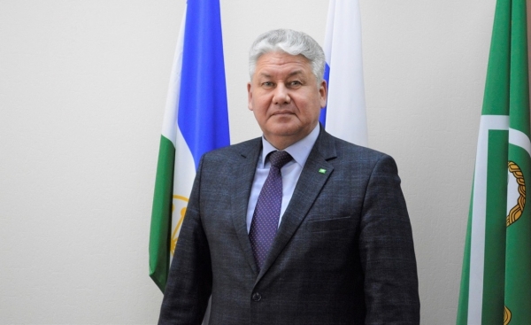 
                    Глава Янаульского района Башкирии досрочно покинул пост

                