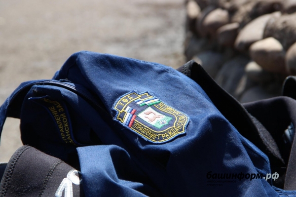 В Уфе спасатели не дали утонуть четырем «пловцам» В Уфе спасатели не дали утонуть четырем «пловцам»