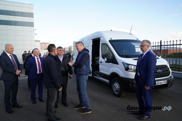 В Стерлитамаке ко Дню города открыли операционный офис Сбербанка В Стерлитамаке ко Дню города открыли операционный офис Сбербанка